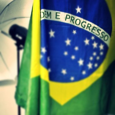 SDV todos os cidadãos de bem que amam samba, poesia, respeito e democracia.