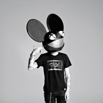 elde50rden's profile picture. Joven de futuro borroso