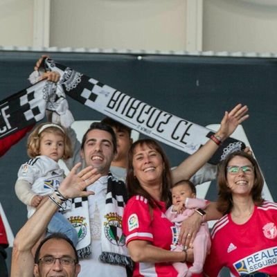 Maestra moderna, única e inimitable. Fiel seguidora y socia accionista del Burgos CF.