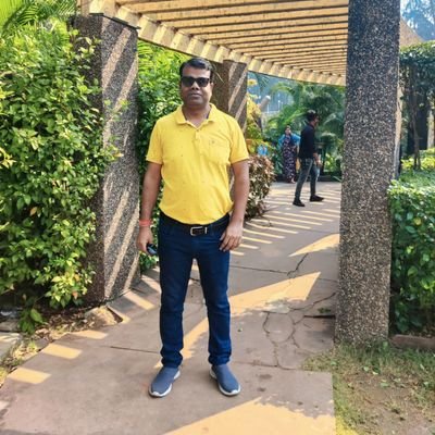 क्या हार में क्या जीत में
किंचित नहीं भयभीत मैं,
संघर्ष पथ पर जो मिले
यह भी सही वह भी सही ||