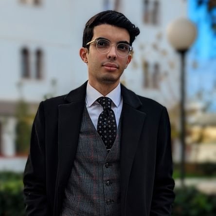 Écrivain romancier
ENA d'Alger
Étudiant en sciences politiques