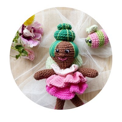 I design and make crochet cuties and I’m a coloured pencil artist,if you want to order - dm me or pop to https://t.co/Jkk7CuSmNR… #MJNWVIP