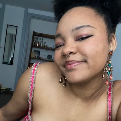 jesuismisandre's profile picture. ici on tweet ses traumas. je dresse la table de ma nouvelle vie comme on dit