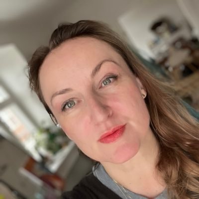poet, philosopher, mystic dreamer, animal lover, book addict, a flegmatic anarchist, sustainability entrepreneur #AllFirstmovers