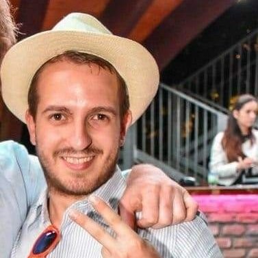 Vendra_94's profile picture. Laureato in scienze e tecnologie alimentari; tifoso dei @celtics ☘ 
Un'unica fede calcistica: la @juventusfc ⚪⚫. Vendra since 1994. 
Nil satis, nisi optimum.