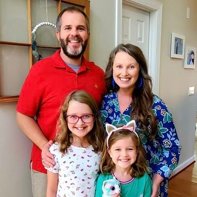 Follower of Christ. Married to Lauren. Father. Pastor. Fan of NC State, Atl Braves & Car. Hurricanes. Enjoy reading, traveling & spending time with family.