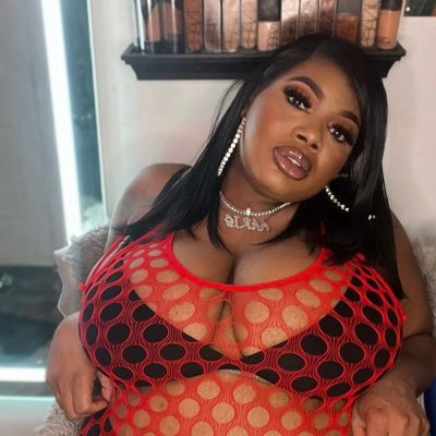 I'm here for fun. I'm a busty ebony model, size 42F and growing. I love dressing up and modeling.