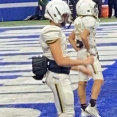 QB/LB | Decatur Central High School | 200lbs | C/o 27 | 5’11 | 3.8 Gpa | Coach #(317) 697-9425 | Squat 295lbs | Bench 230lbs | Clean 220lbs |