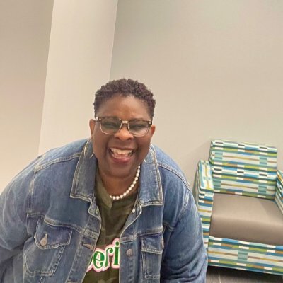 High School Administrator, ✝️, 💕💚