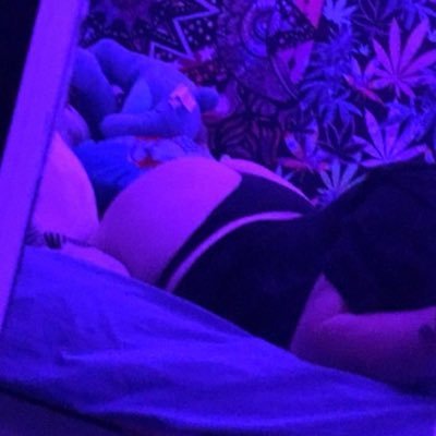 Hi my names Brittney this is a NSFW account. Cashapp- yallh8teme.. HMU for prices DMs are open❤️