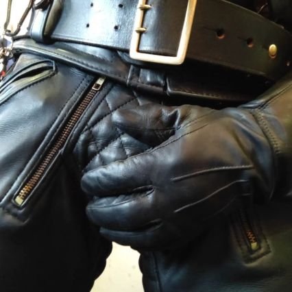 LeatherMasterEU's profile picture. Master, hung, hard fucker, specialized in training younger boys. Starting boys too. bondage, submission, doggy etc
Got all toys,  restraints, etc