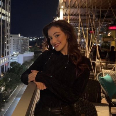 viasaliha's profile picture. mostly a lover but sometimes a hater 🤭