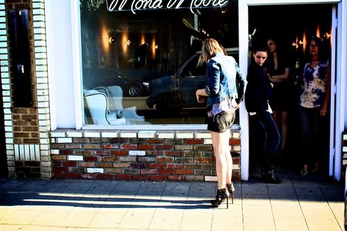 monamooreshoes's profile picture. 1112 Abbot Kinney Blvd, Venice, CA 90291