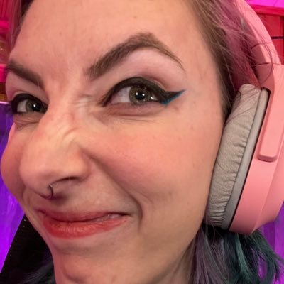 33 - she/her/they/them - married - dumpsterfire - #mybodymychoice - halfass streamer on #twitch - your biggest hype person