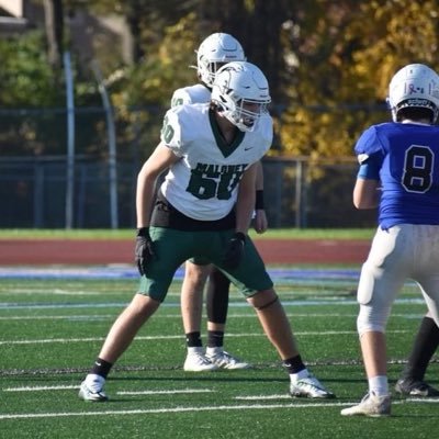 maloney high school| class of 26|| 6’3 242|| gpa4.0|offensive line RT🏈/1st DH 3B ⚾️christophermcodnald637@gmail.com