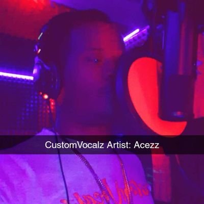 INVESTOR /RECORDING ARTIST @CUSTOMVOCALZLLC

Manager: @GeekTheHot 
LISTEN to my music here : https://t.co/Qfd2DRQKpT