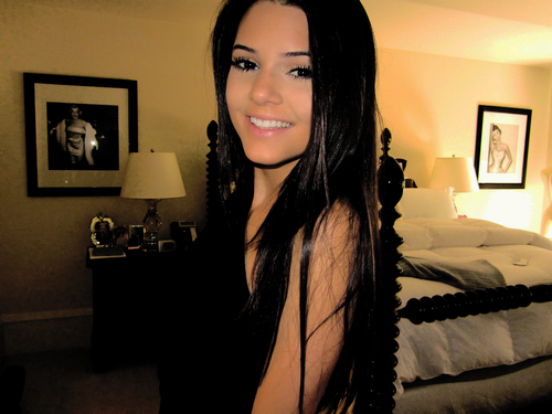 shitsfake's profile picture. People's bullshit is the reason I like to be alone.