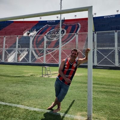 Socio refundador. hincha de San  Lorenzo. No voy a parar hasta que ruede la⚽️ en Av. LA PLATA🏟❤💙