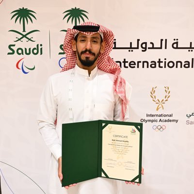 محلل معتمد من الهيئة العامة لتنظيم الإعلام + الاتحاد السعودي لكرة القدم + منصة برشلونة للابتكار والمعرفة + منظمة PFSA الانجليزية .. حاصل على الرخصة التدريبية