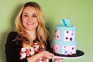 2 little girls+working full time+crazy busy life =not giving up my love of baking and decorating cakes and cookies