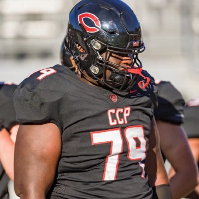 Kaveon Mitchell | Chaminade 26’| DT/OG| 6’2ft | 335lbs | 3.1 GPA |kaveon743@gmail.com
