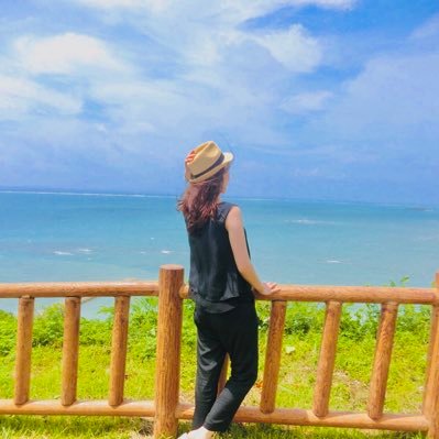 兼業YouTuber🎥30歳独身で新築マンション購入し、気ままな一人暮らしライフを楽しみ中→現在は別居婚をしています。▶︎インテリア🏠▶︎美容💄▶︎お金💰 など 生活の質の向上を目指しながら適当に暮らしてます。https://t.co/nNNtpxNXUu