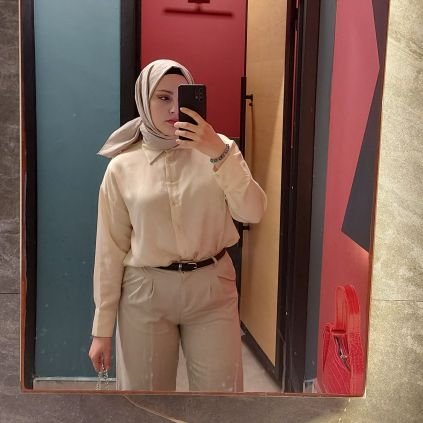 kubrguzelll's profile picture. * Aşk, travma, iyileşme, kadınlık ve göçmen sorunları gibi konulara değiniyor.
(tabi ki erkoları pas gecmiycem)