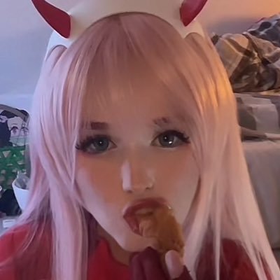 Charly87089453's profile picture. your gay