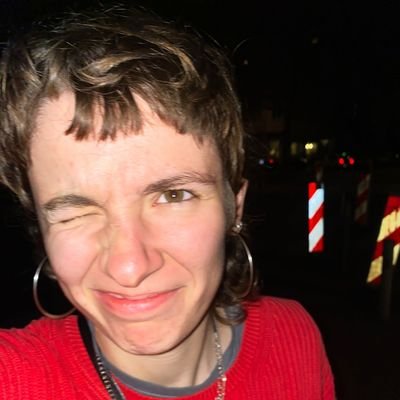 nosedirlaLL's profile picture. Rosinca que viu a molts llocs i que no sap pronunciar la LL