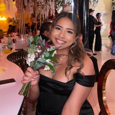 Andrea_Aleman05's profile picture. editing pictures 📸