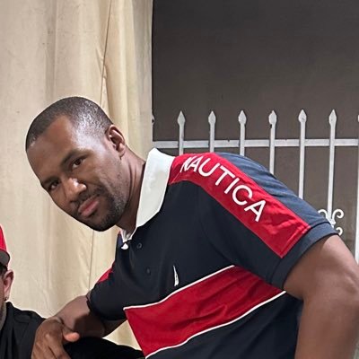 L_Xtrodinaire's profile picture. Creative Business owner, Fitness Junkie & gamer