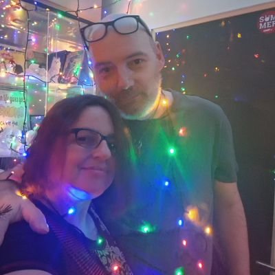 She/her bisexual mom of a  son and daughter and star mom and chihuahua. Married with my soulmate.Huge swiftie and love everything geeky. Soonalloverthegeekblog