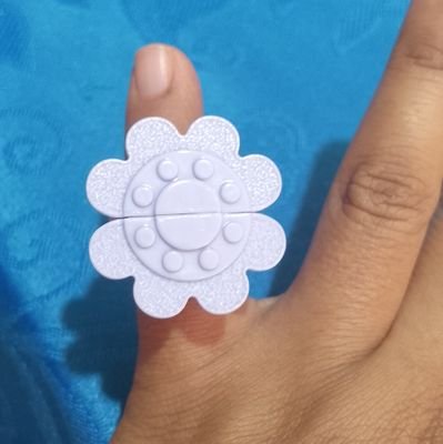 Loremia1's profile picture. Con miedo de estos hackers 😵‍💫