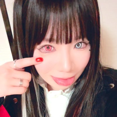 人間として現生に転生せし元妖狐🦊🍑失いし妖力を取り戻す為SNSで有名になりたいのじゃ！ 特撮・漫画・アニメ・ゲーム・アイドルが好き💗主にTiktokで 変身してみた・ダンスなどの動画や、配信をしておる🫰💕気になる方はお気軽に遊びに来ての☺️