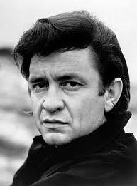 Sjømann, journalist, skrivande, einsam, lukkeleg..glad i seksti og Johnny cash. kvinnfolk skyr eg som berre faen-trur eg