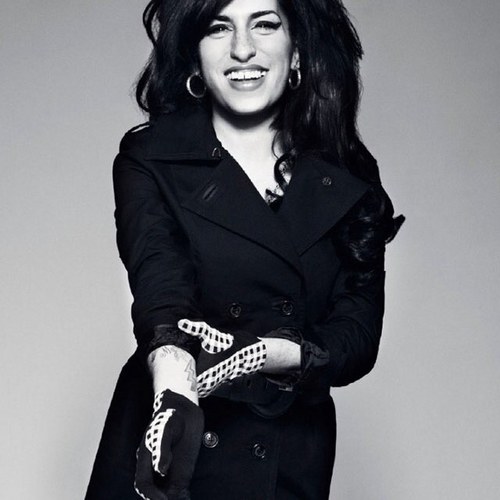 juullyyyy's profile picture. 