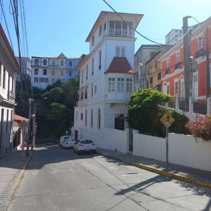 patodelmauro's profile picture. A la izquierda de la derecha....a la derecha de la izquierda