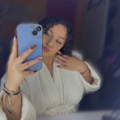 allocestanaelle's profile picture. bla bla bla