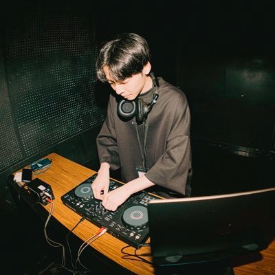 DJ / Trackmaker #techhouse #kpop #ukgarage I study EDM to make a living as a Japanese. I sleep until I start releasing my songs. Please wait a little longer...
