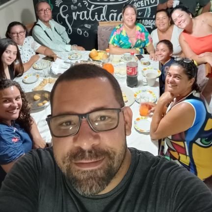 Nas longinquas Terras Tão, Tão distante de Itacity, de uma familia de probis, bem probis!! nasceu Eu!!! mais probi ainda!!!