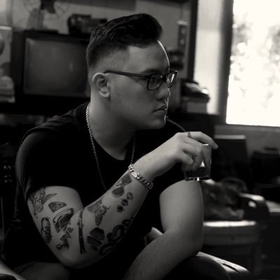 Hlong139's profile picture. thợ xăm vẫn đang học nghề 😂