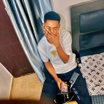 Aki89882Olajide's profile picture. 