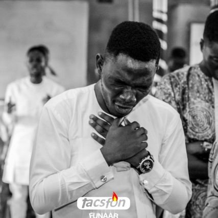 I represent JESUS🕊️
A lover of God❤️❣️
A minister of God, anointed with oil🪔 of GLADNESS🕺