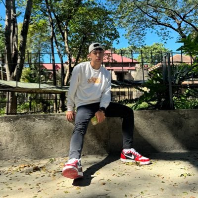 eyyyysss's profile picture. l u c k y