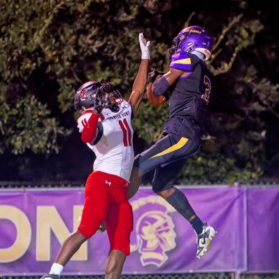 Daphne Highschool🟡🟣 |Student Athlete| |Wr,athlete| 🏈🏀| c/o 2025 #3 |5’10| |165lbs| |Junior|                                  https://t.co/WGPHeAXh5m