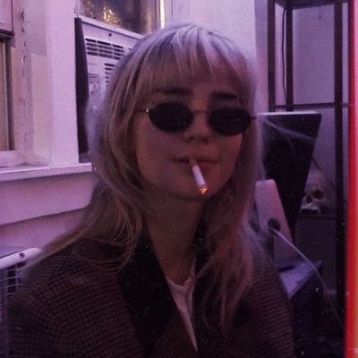 она/ее♉️ | entp✨️ | тону в любви к мертвым волшебникам из 70-х |
драма (но не киллер) квин |
хорнительница и стекольщица всея фандома