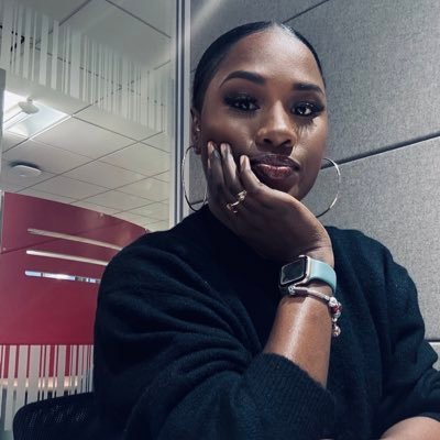 Thatyorubachic's profile picture. PhD student in Cancer Biology💊🧬 @dmuleicester | Exploring mesenchymal stem cell EVs in Leukaemia |• 1st Class Biomed • Anatomist • Science, Style & Sneakers👟