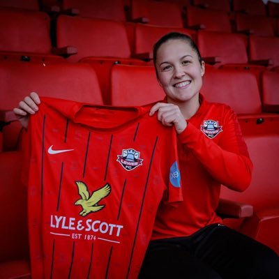 Professional footballer @lewesFCwomen #24 Managed by: @summitsportsglobal Co-Founder of Pro2Pro Academy