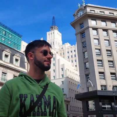Locutor nacional, entre otras cosas. La radio, River y Soda, en el orden que a vos te parezca.