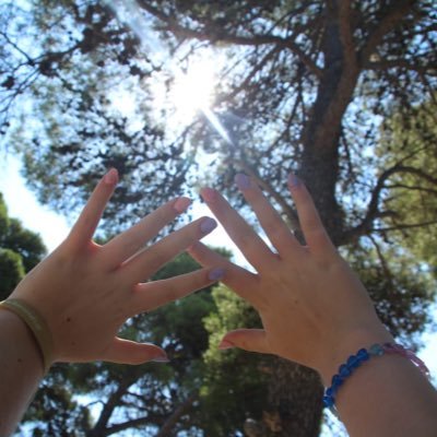 allie_why's profile picture. broke student